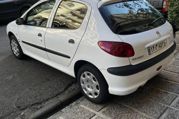 پژو، 206