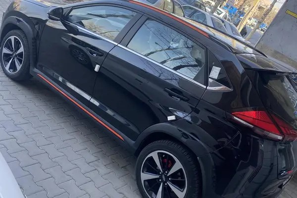 ام وی ام، X33 کراس
