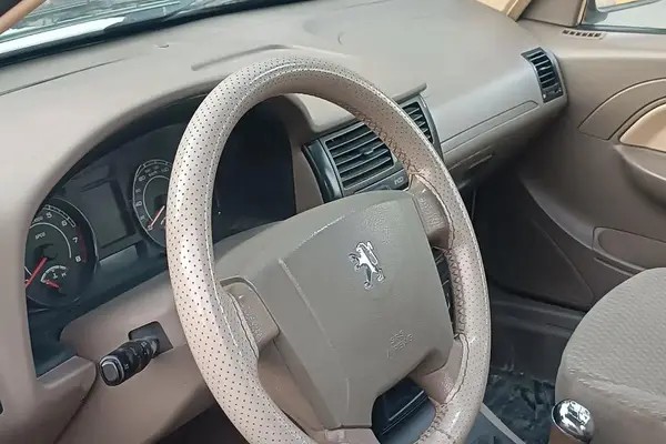 پژو، 405
