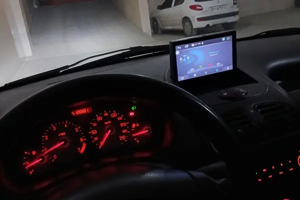 پژو، 206