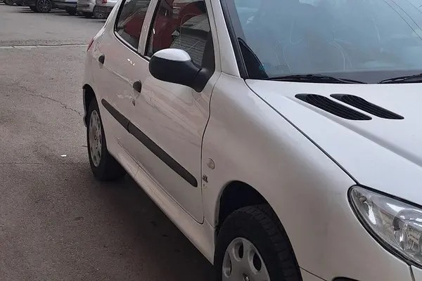 پژو، 206