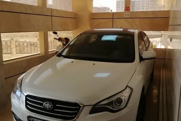 بسترن، B50F