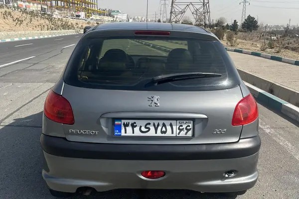 پژو، 206