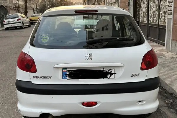 پژو، 206