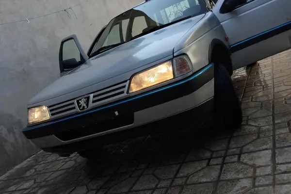 پژو، 405