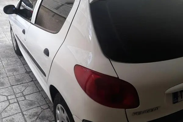 پژو، 206