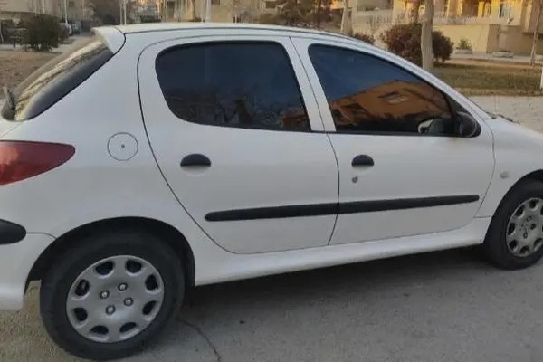 پژو، 206