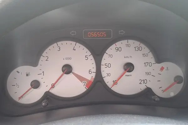 پژو، 206