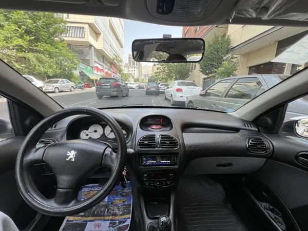 پژو، 206