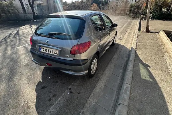 پژو، 206
