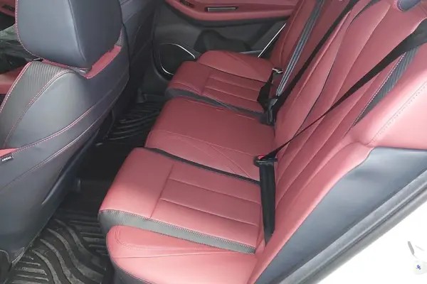 فونیکس، آریزو 6 جی تی (Z6 GT)