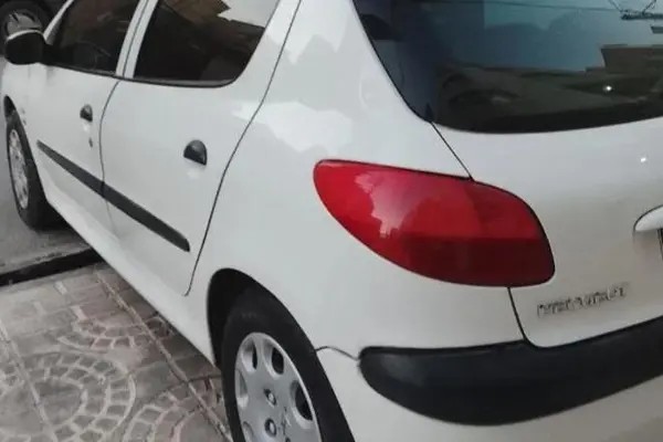 پژو، 206