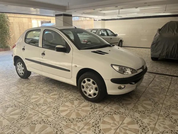 پژو، 206
