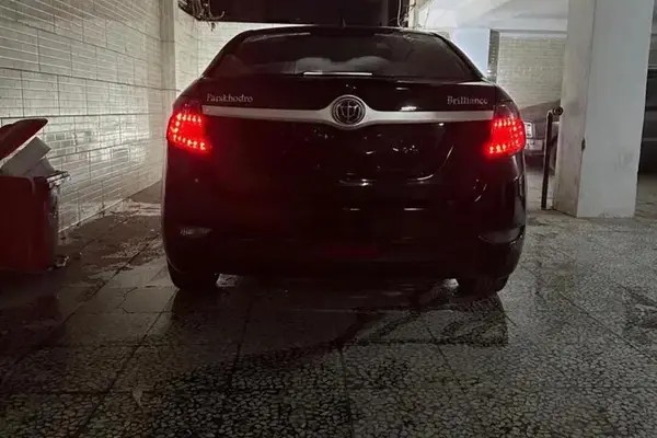 برلیانس، H330