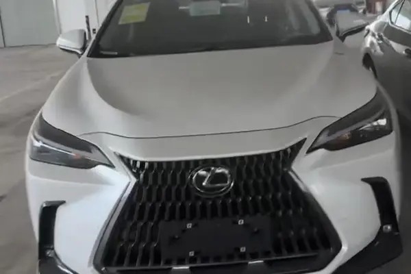 لکسوس، NX