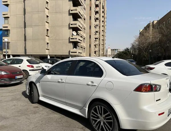 میتسوبیشی، لنسر