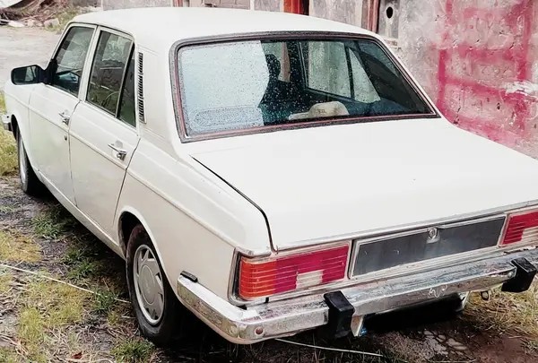 پیکان، سدان