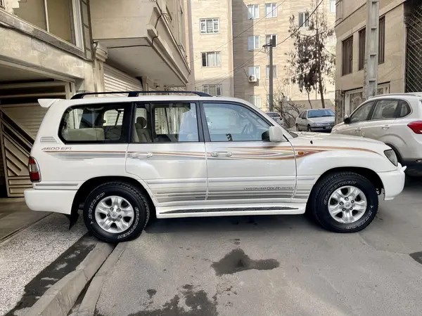 تویوتا، لندکروز چهار در