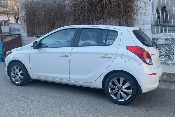 هیوندای، i20