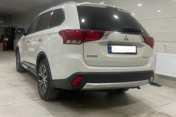 میتسوبیشی، اوتلندر