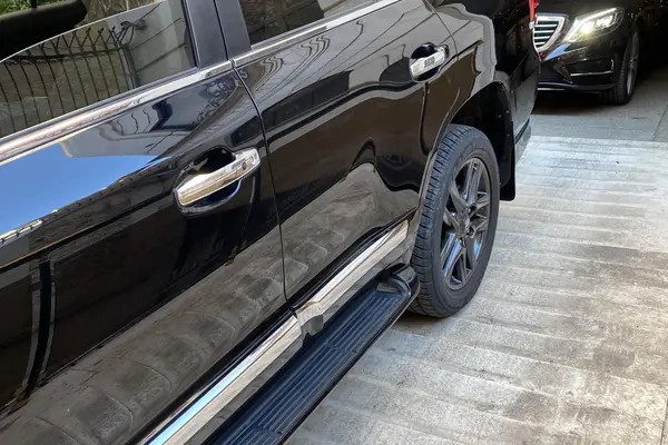 تویوتا، لندکروز چهار در