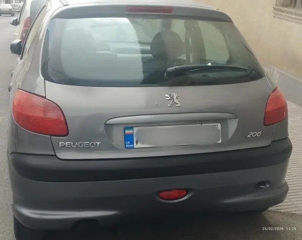 پژو، 206