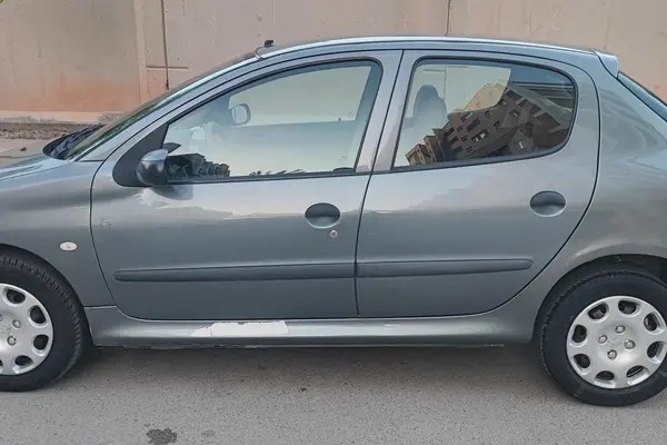 پژو، 206