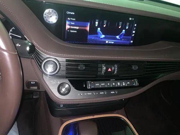 لکسوس، LS