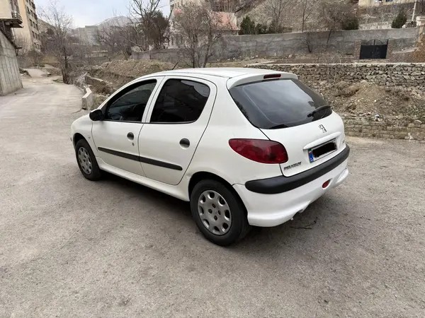 پژو، 206