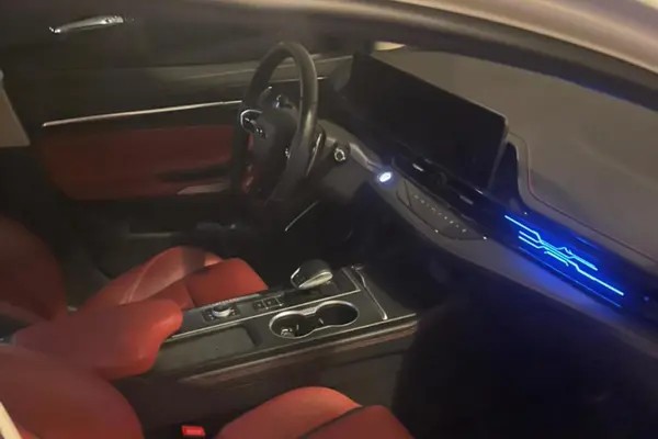 فونیکس، آریزو 6 جی تی (Z6 GT)