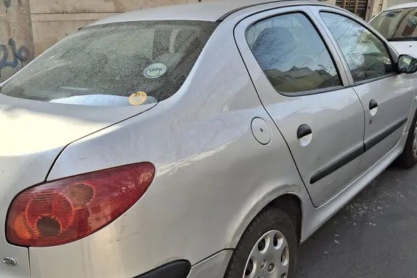 پژو، 206