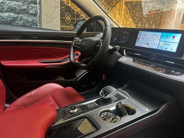 فونیکس، آریزو 6 جی تی (Z6 GT)