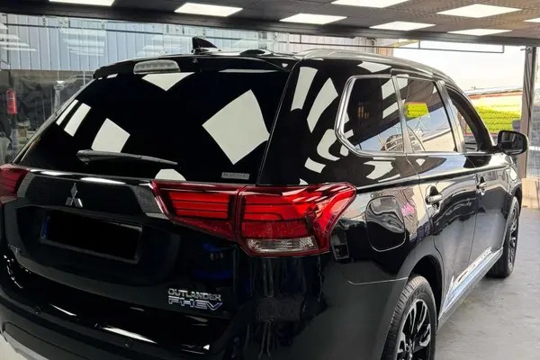 میتسوبیشی، اوتلندر PHEV
