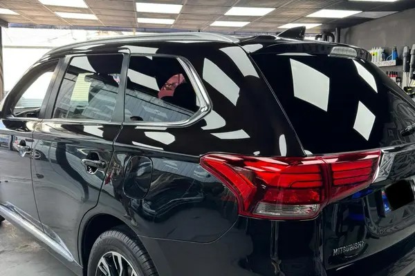 میتسوبیشی، اوتلندر PHEV