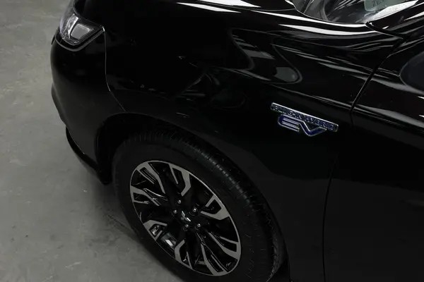 میتسوبیشی، اوتلندر PHEV