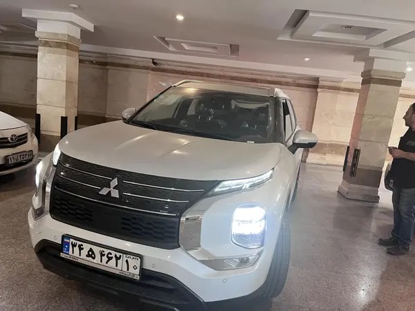 میتسوبیشی، اوتلندر