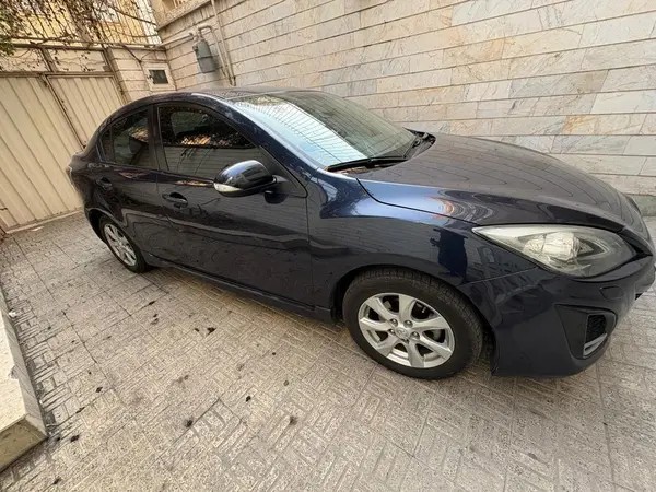 مزدا، 3 نیو صندوق دار