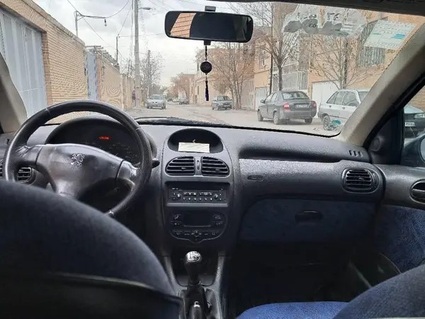پژو، 206