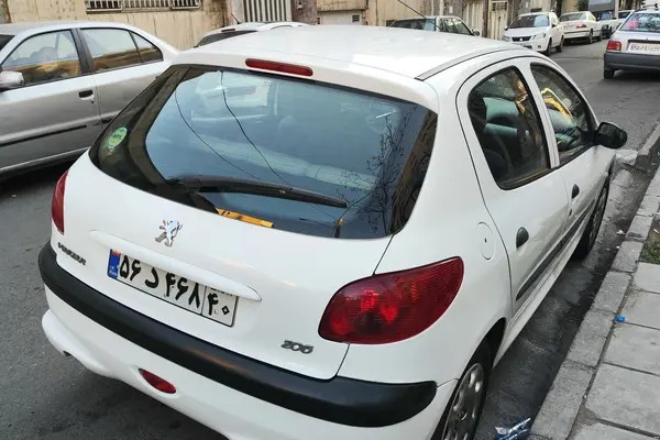 پژو، 206