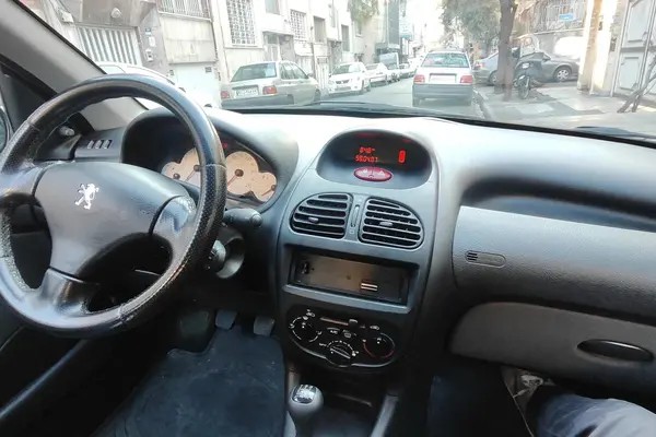 پژو، 206