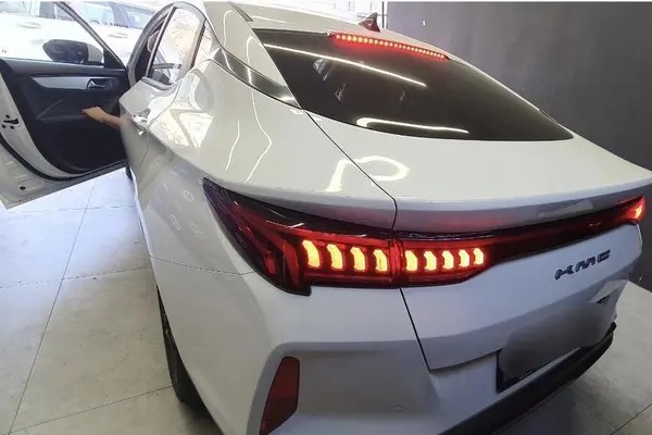 کی ام سی، J7