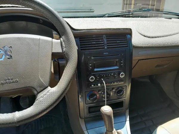 پژو، 405