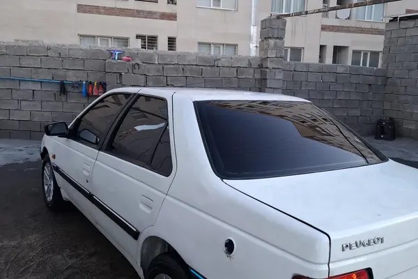 پژو، 405