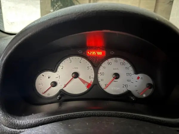 پژو، 206