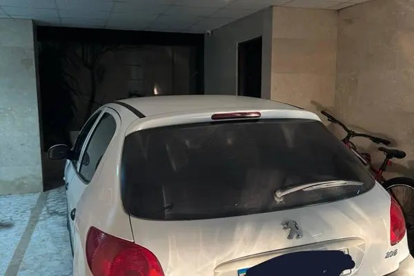پژو، 206