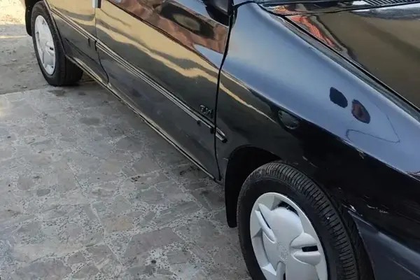 پراید، صندوق دار