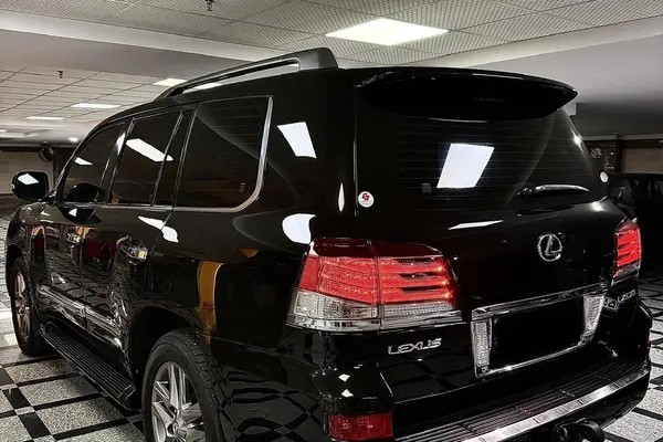 لکسوس، LX