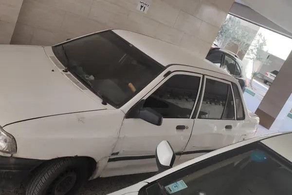پراید، صندوق دار