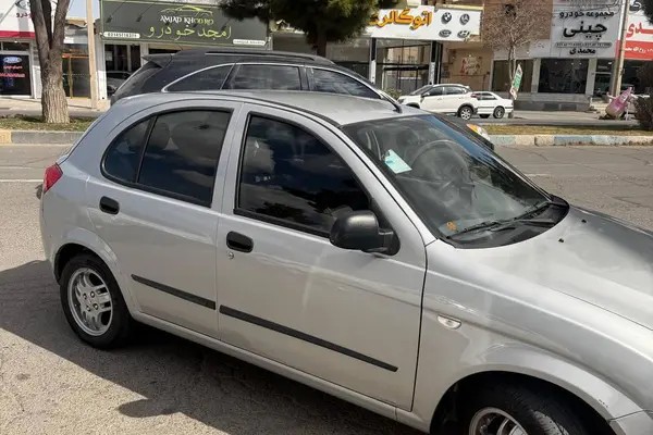تیبا، هاچ بک