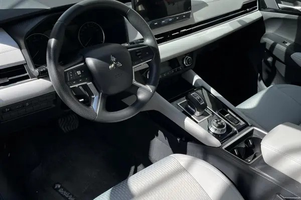 میتسوبیشی، اوتلندر